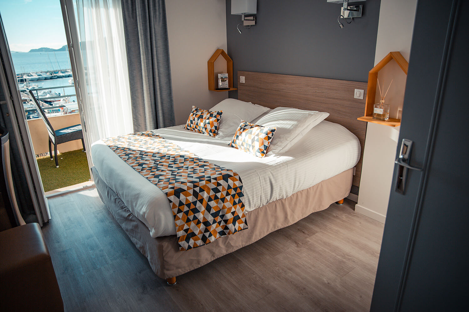 DES_SOURCES_STUDIO_PHOTOGRAPHE_VAR_TOULON_PIGNANS_portrait_shooting_hottel_restaurant_LE_rabelais_lavandou_bormes_les_mimosas_1