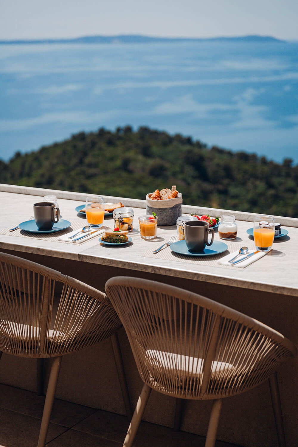 DES_SOURCES_STUDIO_PHOTOGRAPHE_VAR_TOULON_PIGNANS_portrait_shooting_hottel_restaurant_LE_rabelais_lavandou_bormes_les_mimosas_Rayol_canadel_La_Villa_Douce_05_2022-35