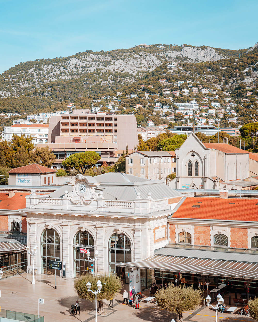 DES_SOURCES_STUDIO_PHOTOGRAPHE_VAR_TOULON_PIGNANS_portrait_shooting_hottel_restaurant_grand_hotel_gare_2