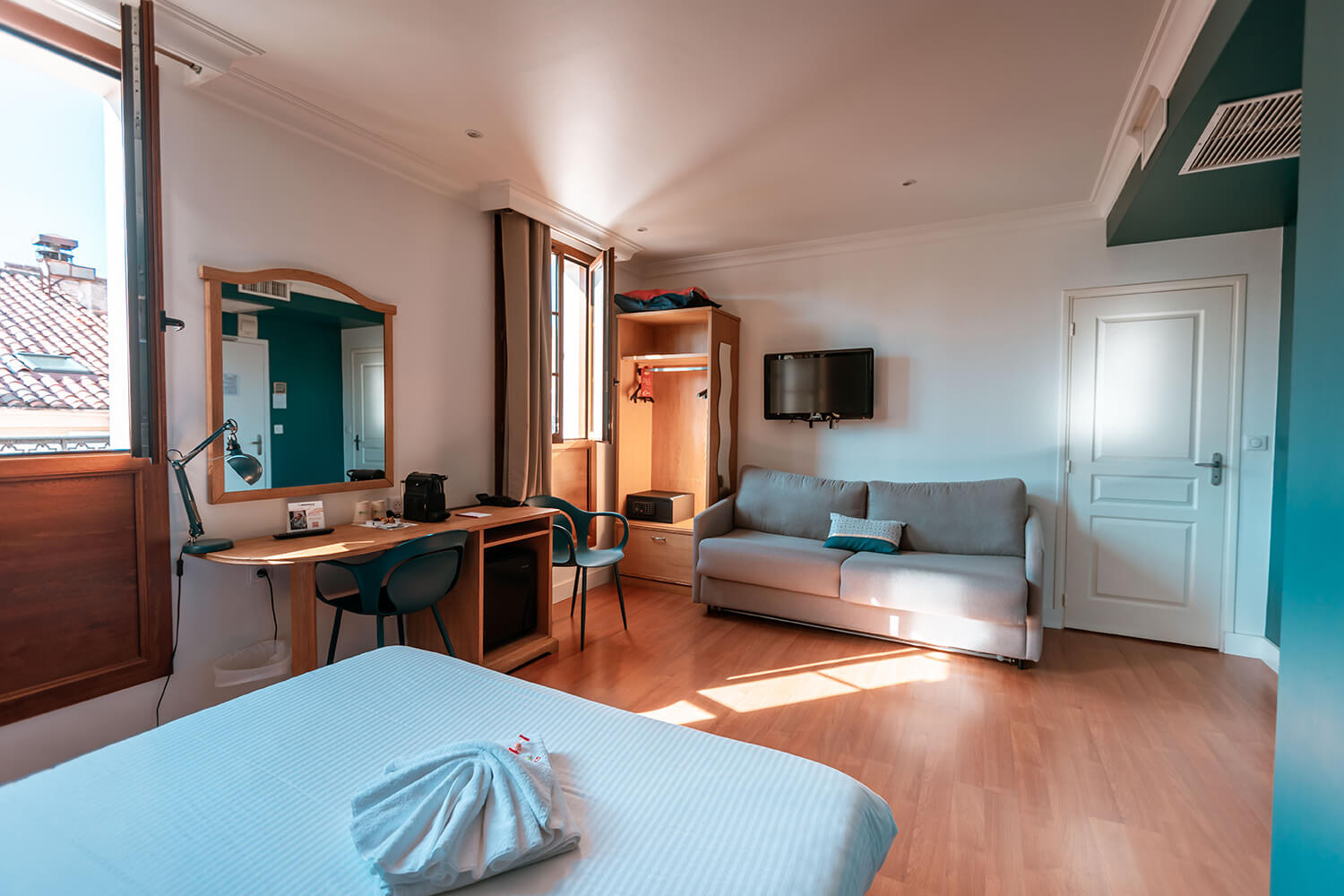 DES_SOURCES_STUDIO_PHOTOGRAPHE_VAR_TOULON_PIGNANS_portrait_shooting_hottel_restaurant_grand_hotel_gare_7