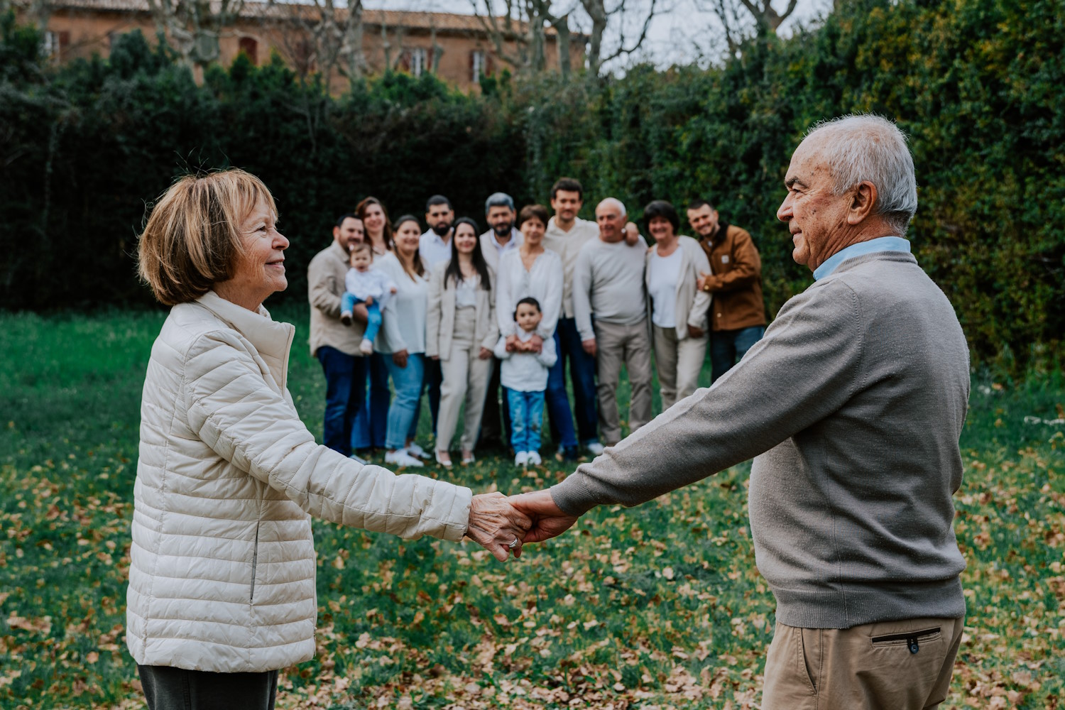 Quatre générations réunies pour une séance photo dans le Var