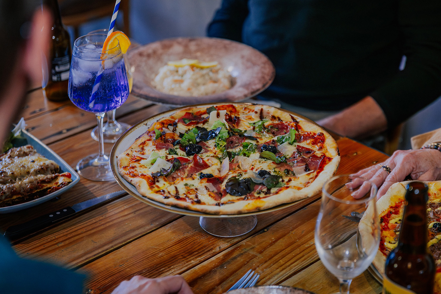 shooting-restaurant-cine-pizza-six-fours