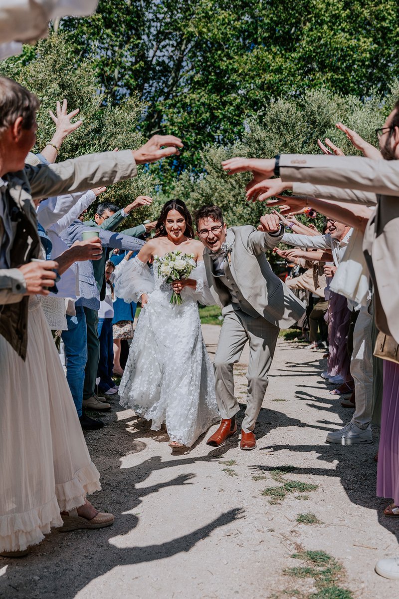 Photographe mariage Le Pradet — couple dans le parc de la mairie